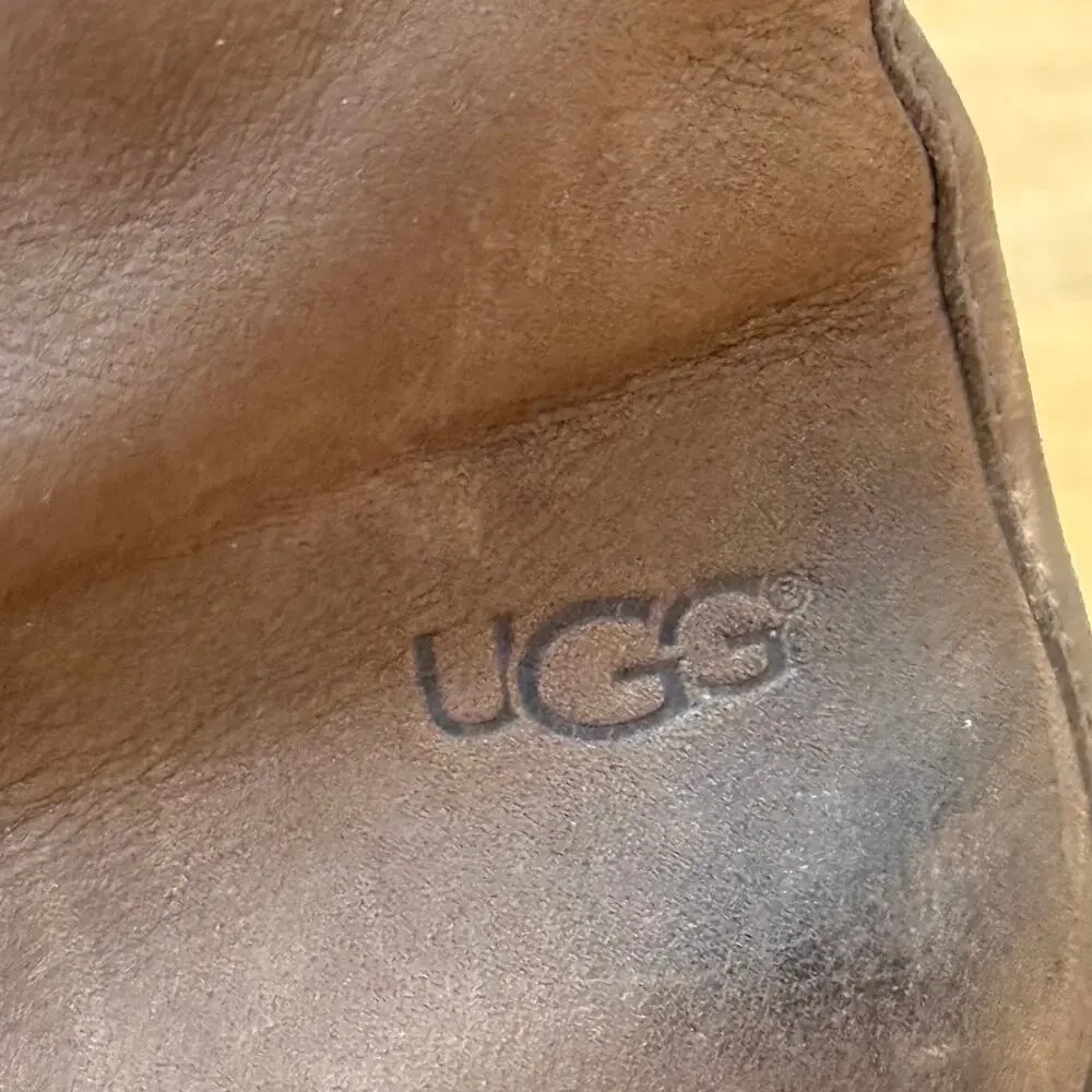 UGG Australia Lynnea Boots Women Size 7 3207 Brown Leather Pull On Studded